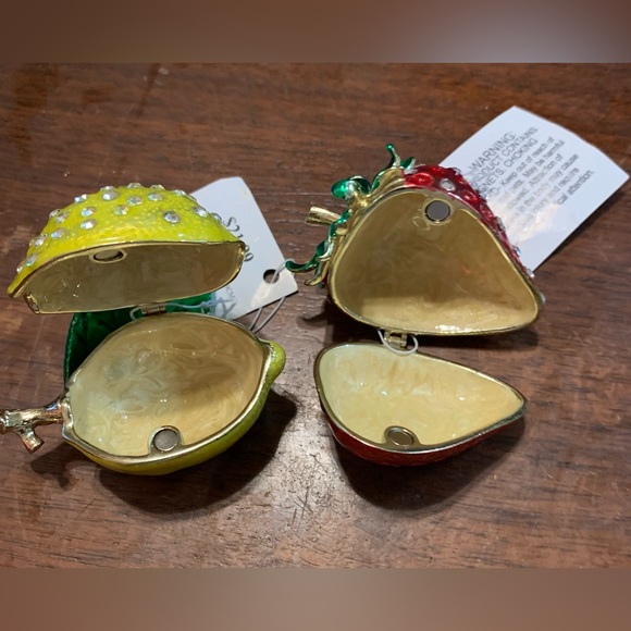 .2 small Decorative Jewelry Boxes - Picture 4 of 16